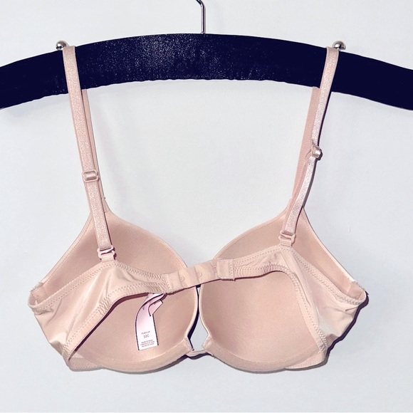 Victoria's Secret Push-Up Bra 32C, Padded Underwire - Picture 2 of 5